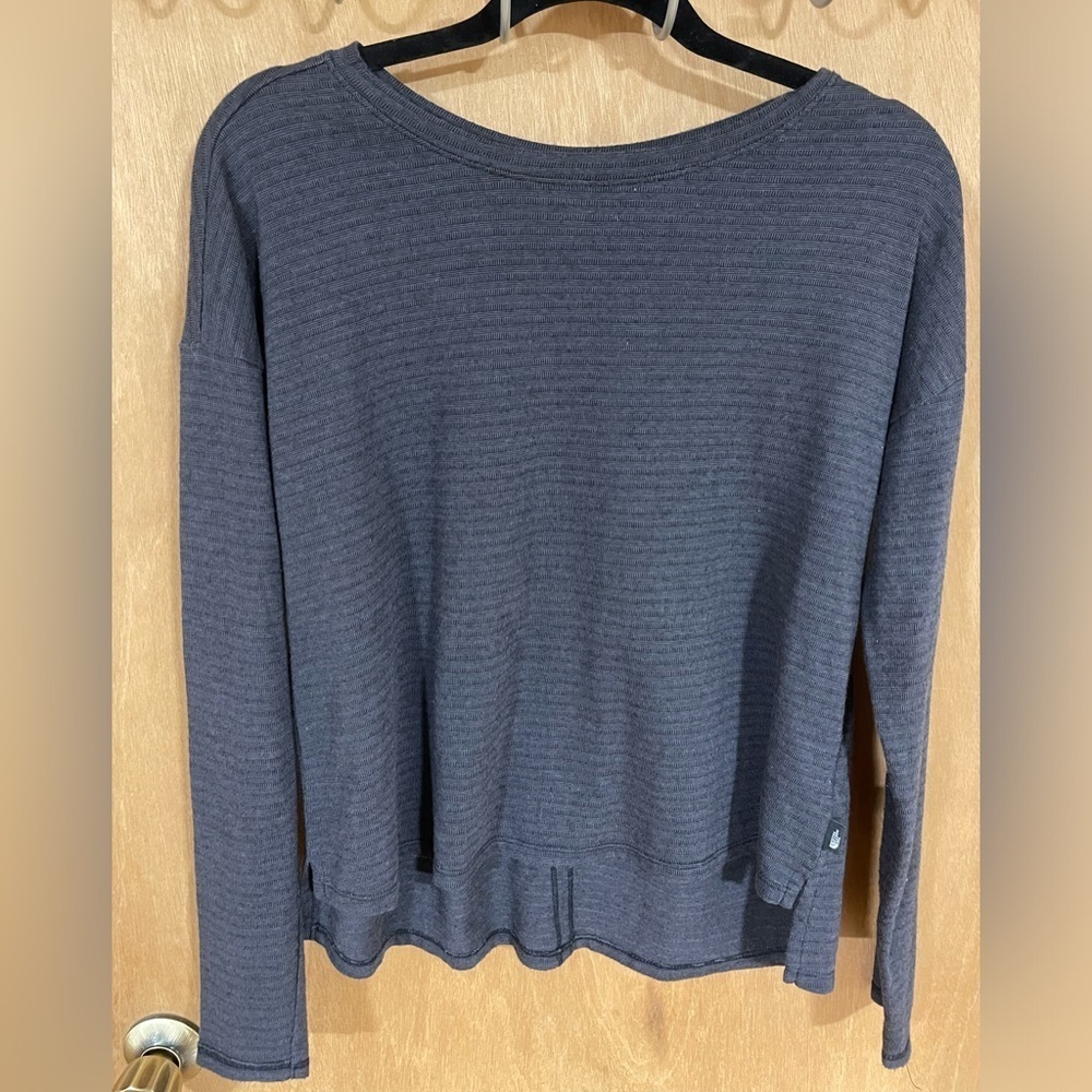 #87- THE NORTH FACE-long sleeve